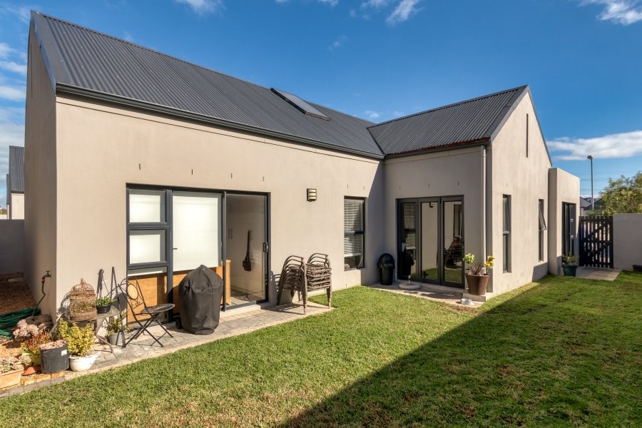 3 Bedroom Property for Sale in Aan de Wijnlanden Western Cape